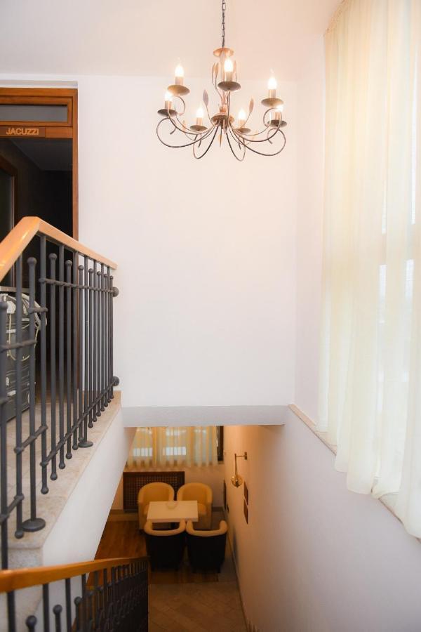 Hotel Marshal Nikšić Exteriör bild