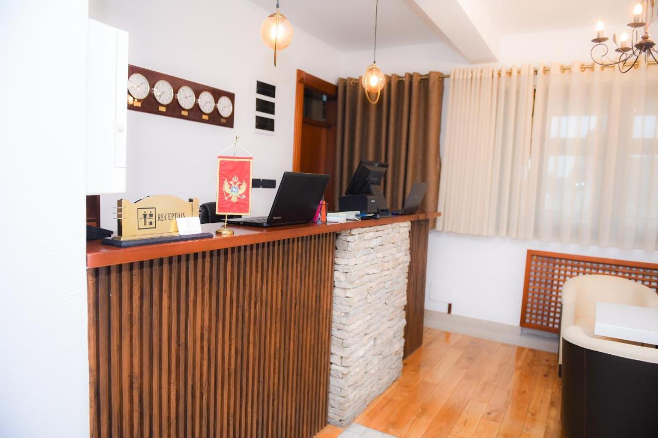 Hotel Marshal Nikšić Exteriör bild