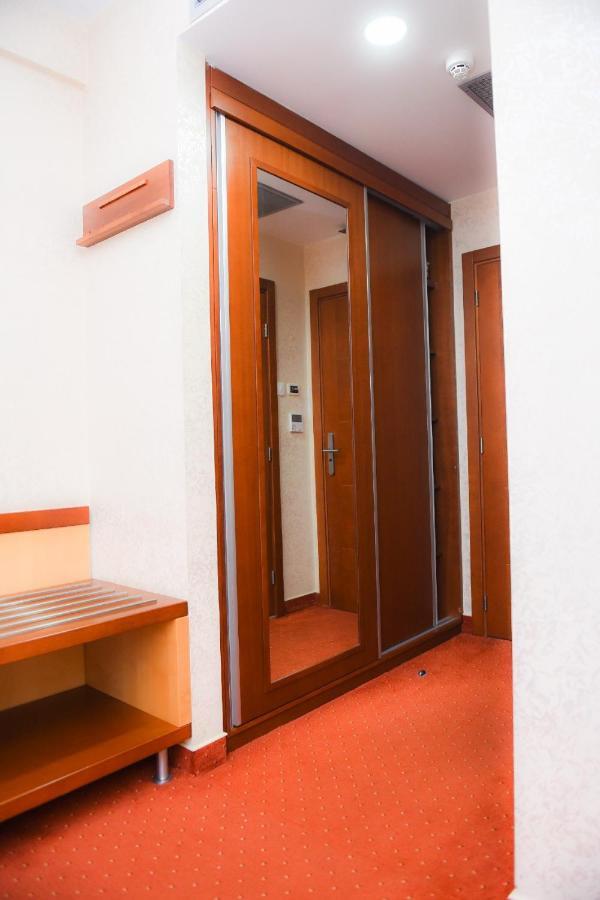 Hotel Marshal Nikšić Exteriör bild
