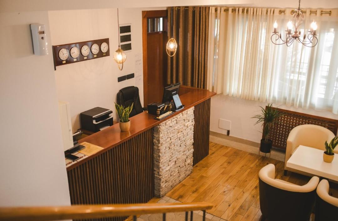 Hotel Marshal Nikšić Exteriör bild