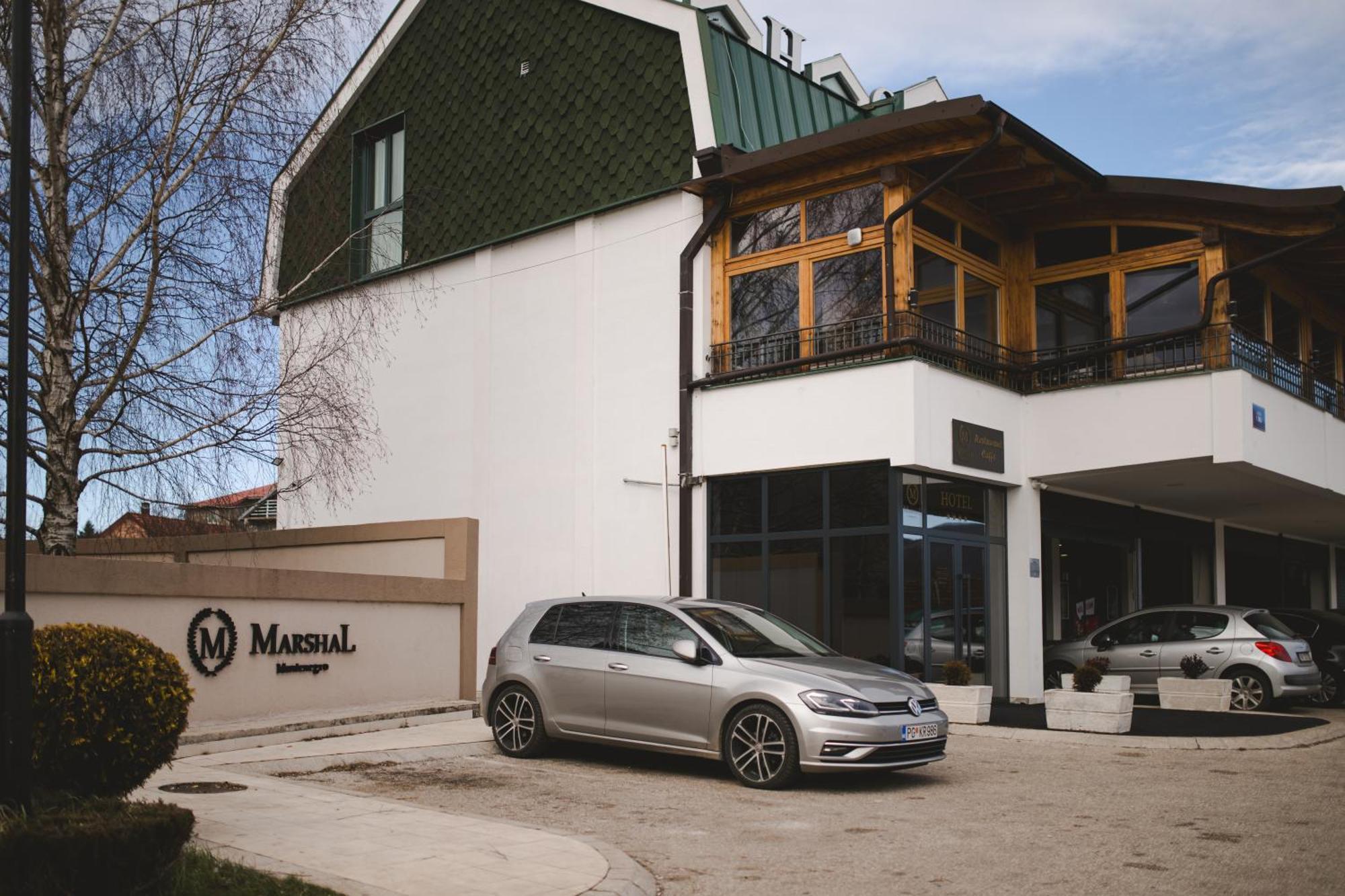 Hotel Marshal Nikšić Exteriör bild